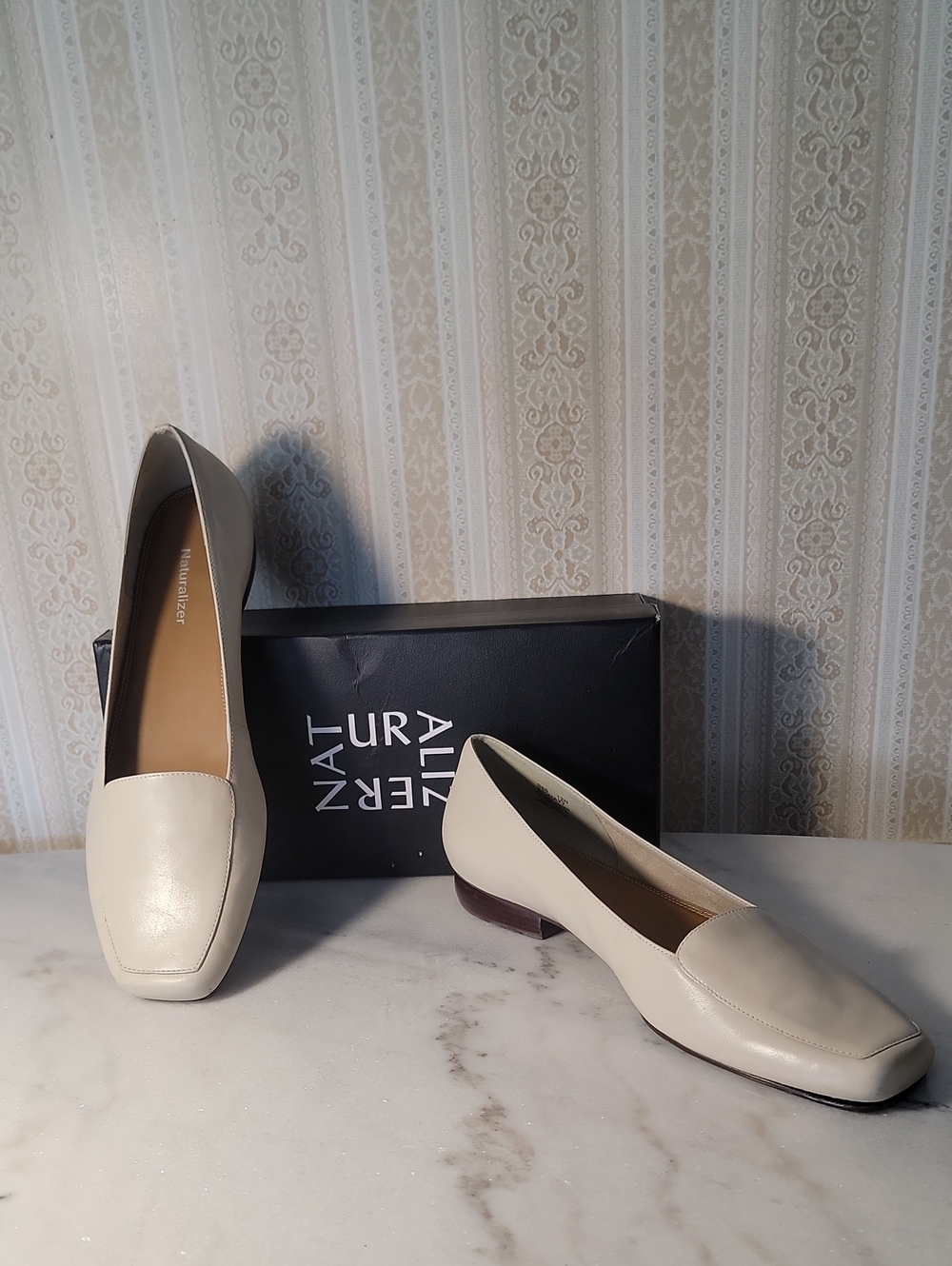 Naturalizer Cream Leather Slip-On Loafers Size 12